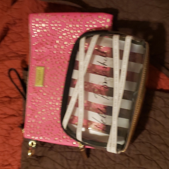 Bundle of Victoria secret makeup bags - Picture 6 of 6